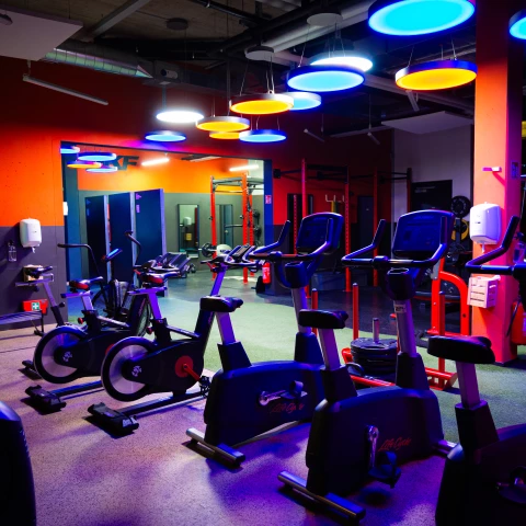 Lancer une salle de fitness, c’est bien plus que de l’équipement. C’est une question d’identité et d’expérience !