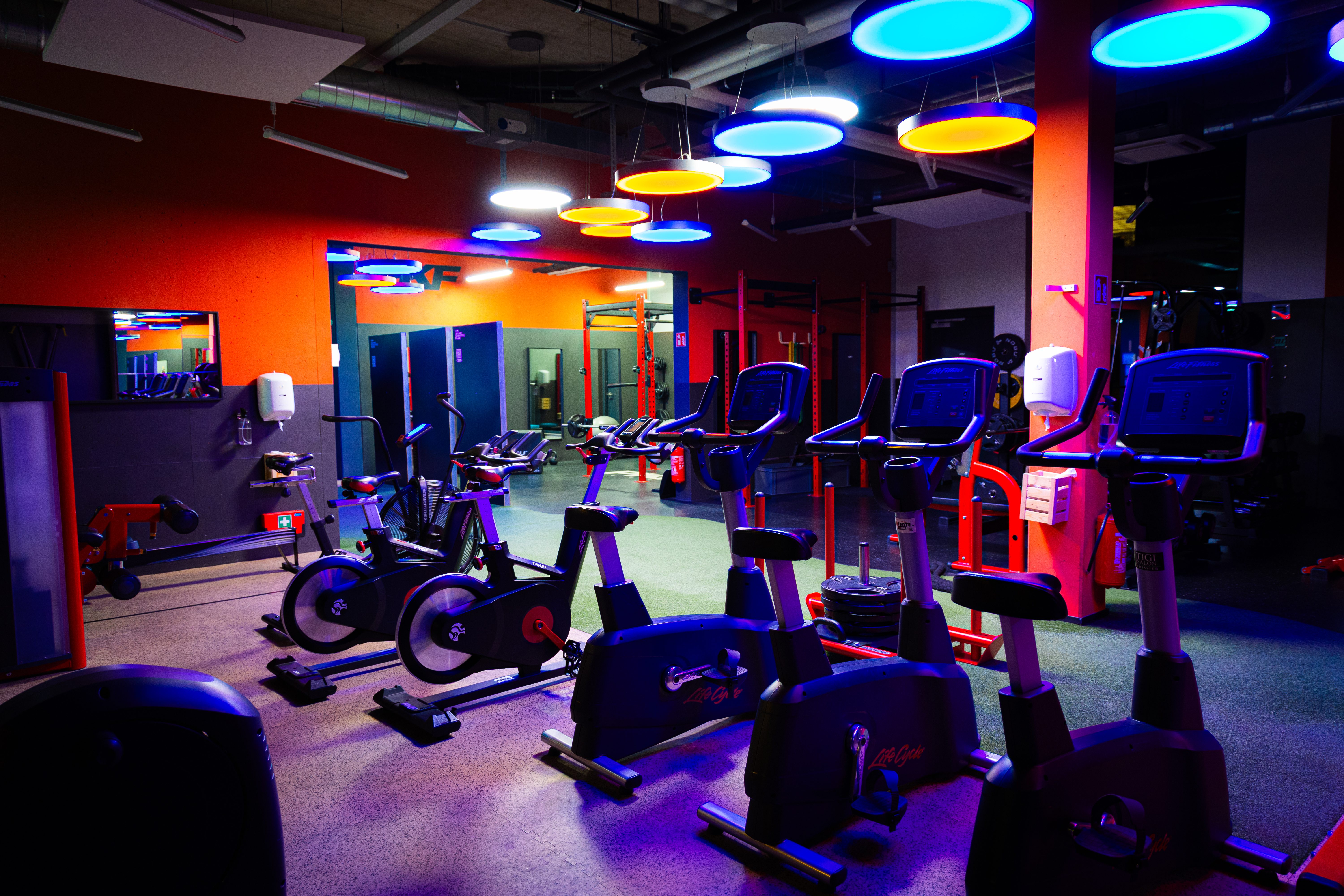 Lancer une salle de fitness, c’est bien plus que de l’équipement. C’est une question d’identité et d’expérience !
